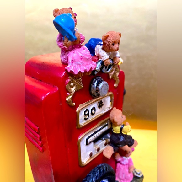 GAS PUMP & BEARS MUSICAL WIND UP DUAL MOVING BEARS REVOLVING TIRE COLLECTIBLE - Picture 13 of 16